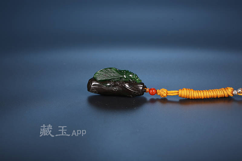 一张新和田玉碧玉价格走势图，克价两万的碧玉什么样？