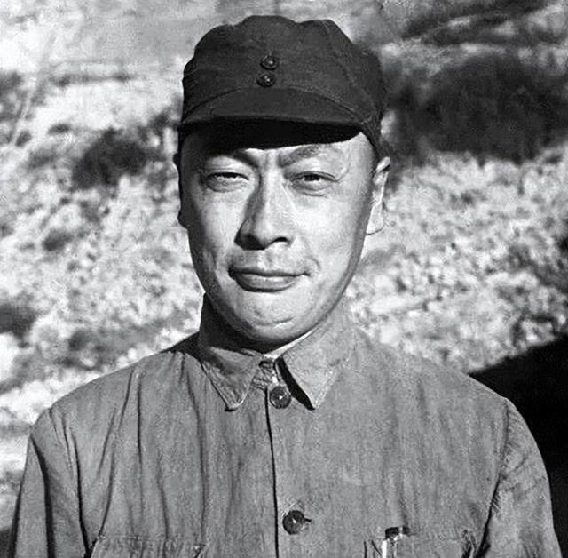 陈毅和毛主席都写诗，谁写得更好一点？周恩来：陈毅主要是写得快